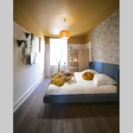 Arty Jaccuzi & Centre De Gamme