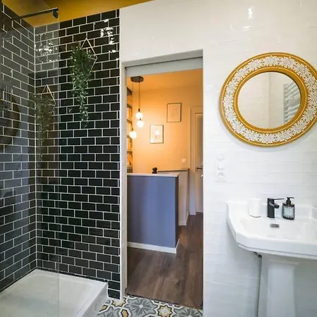 Arty Jaccuzi & Centre De Gamme * 뮐루즈