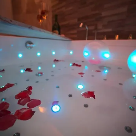 아파트 Arty Jaccuzi & Centre De Gamme
