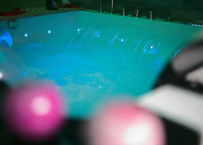 Arty Jaccuzi & Centre De Gamme מולהאוס