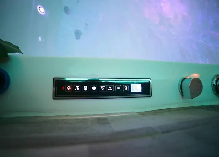 Arty Jaccuzi & Centre De Gamme *